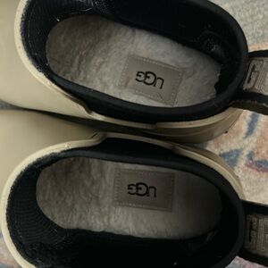 UGG DROPLET Rain Boots in Taupe